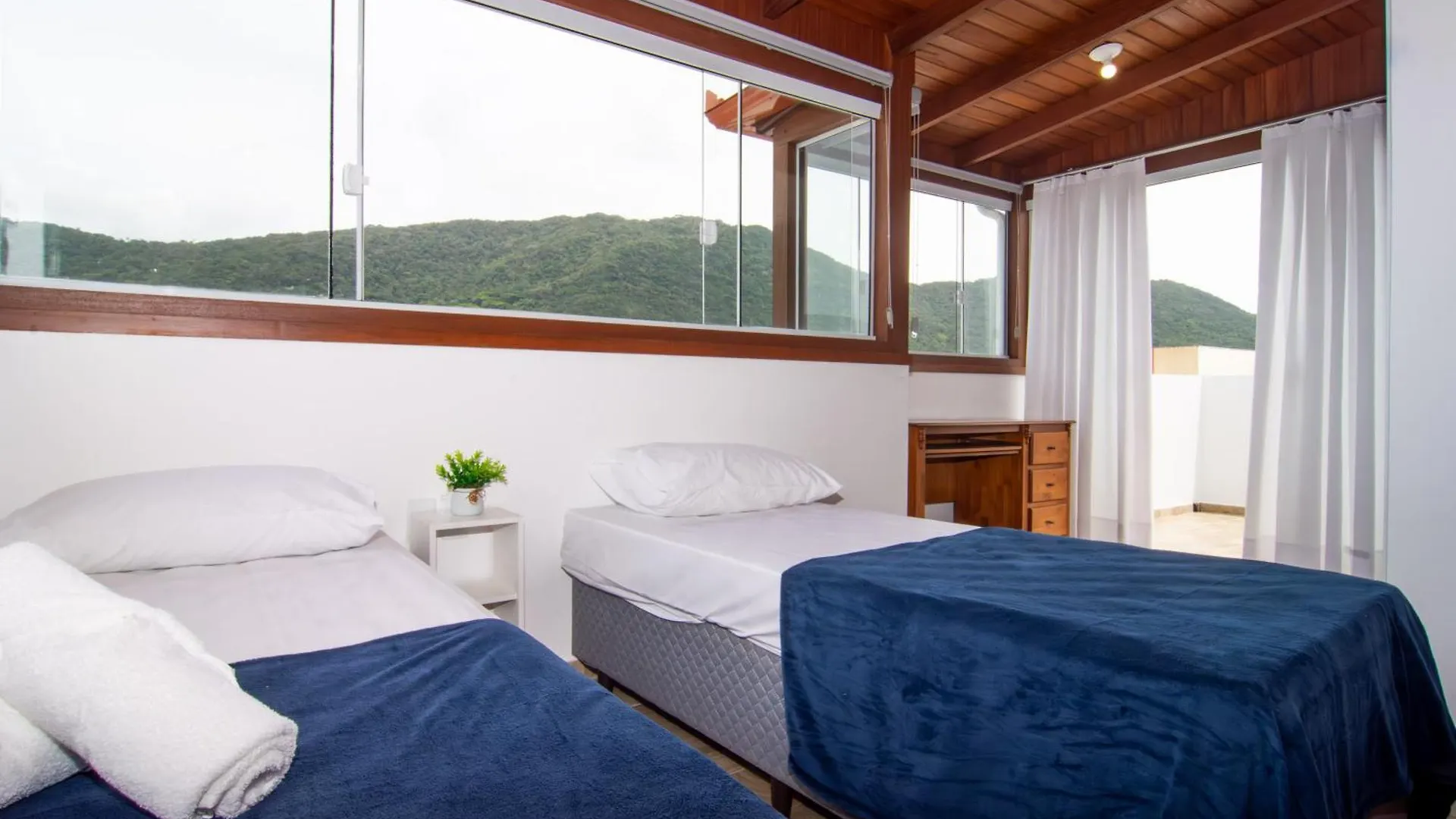Casa Finamente Decorada Para 10 Hospedes Xg4859 Florianópolis Brasil